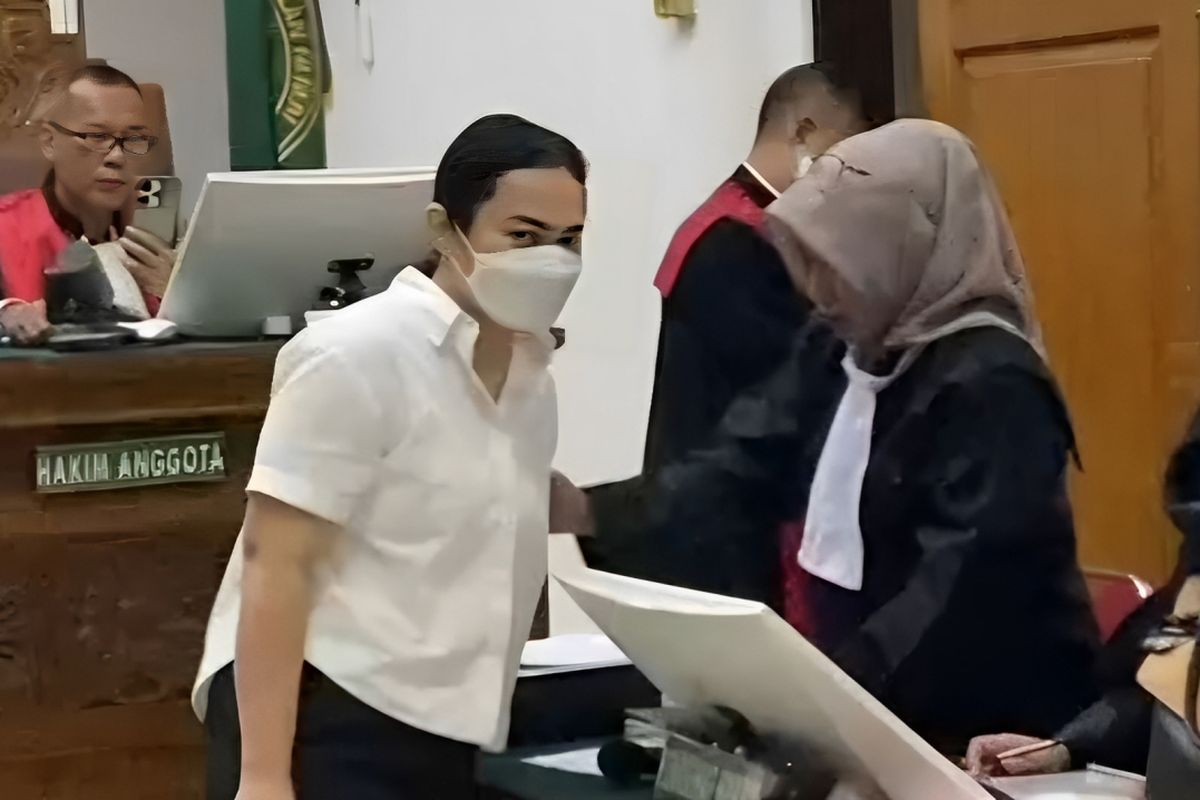 Istri 'Penjaga' Situs Judi Online Terima Rp10 Miliar, Borong BMW, Rolex hingga Perhiasan Mewah
