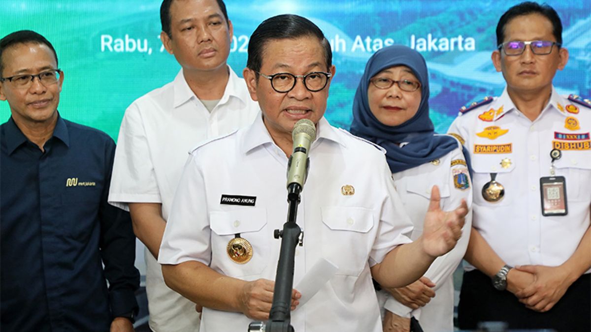 Pramono Anung Setuju Larangan Merokok di Tempat Karaoke hingga Kafe